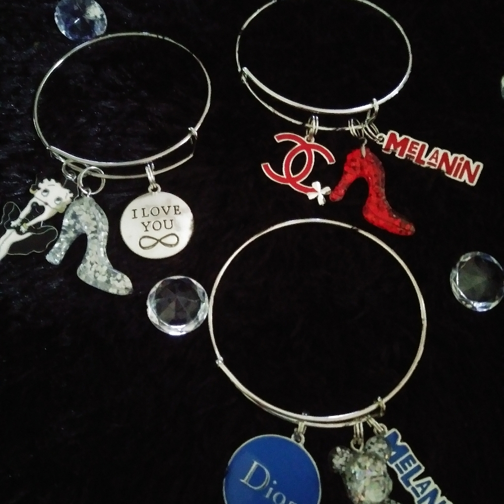 Bracelets/Bangles - Picture 3 of 3